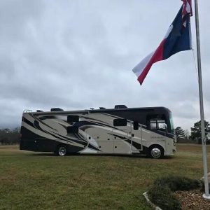 2019 Thor Motor Coach Miramar 37 1