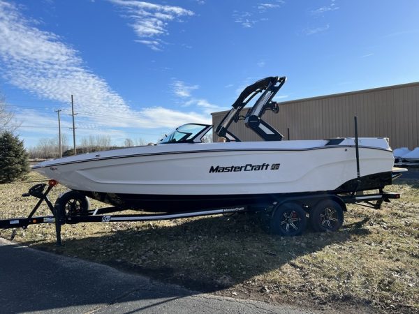 2024 Mastercraft XT25