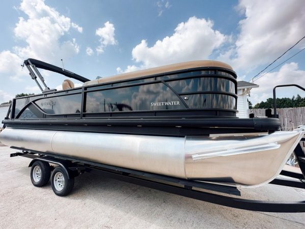 2025 Godfrey Sweetwater 22′ Flip Lounge Tritoon – 2286 SFLC
