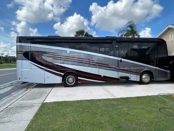 2019 Winnebago FORZA 34T