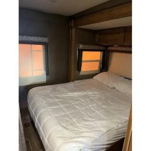 2017 Thor Motor Coach SYNERGY SD24