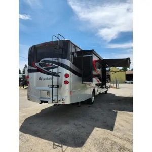 2014 Winnebago Adventurer 37F