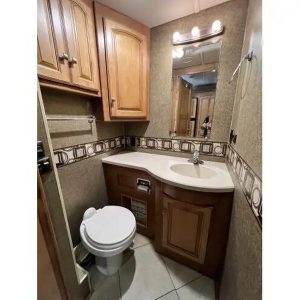 2013 Winnebago ADVENTURER 37F