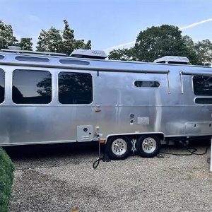 2022 Airstream Globetrotter 30RB TWIN