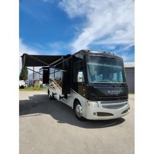 2014 Winnebago Adventurer 37F