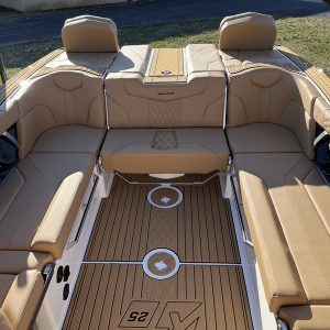 2024 Mastercraft XT25