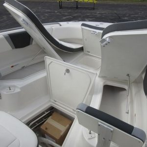 2024 Robalo R250 Center Console