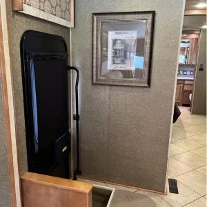 2013 Winnebago ADVENTURER 37F