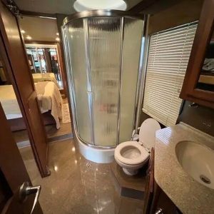 2013 Fleetwood DISCOVERY 40G