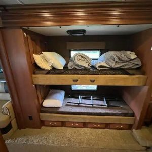 2013 Fleetwood DISCOVERY 40G