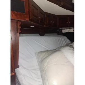 2017 Fleetwood Discovery Lxe 40E