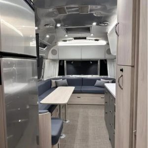 2022 Airstream Globetrotter 30RB TWIN