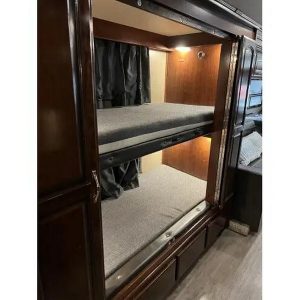 2018 Holiday Rambler NAVIGATOR® XE 36U