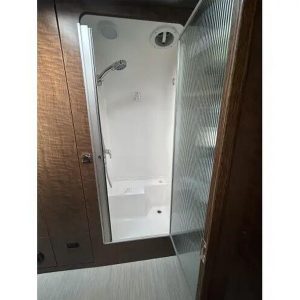 2024 Airstream GLOBETROTTER 27FB TWIN