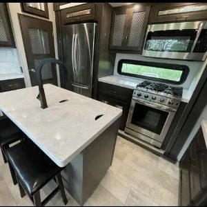 2021 Grand Design MOMENTUM 376THS