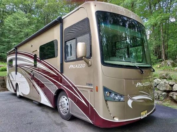 2017 Thor Motor Coach PALAZZO 33 3